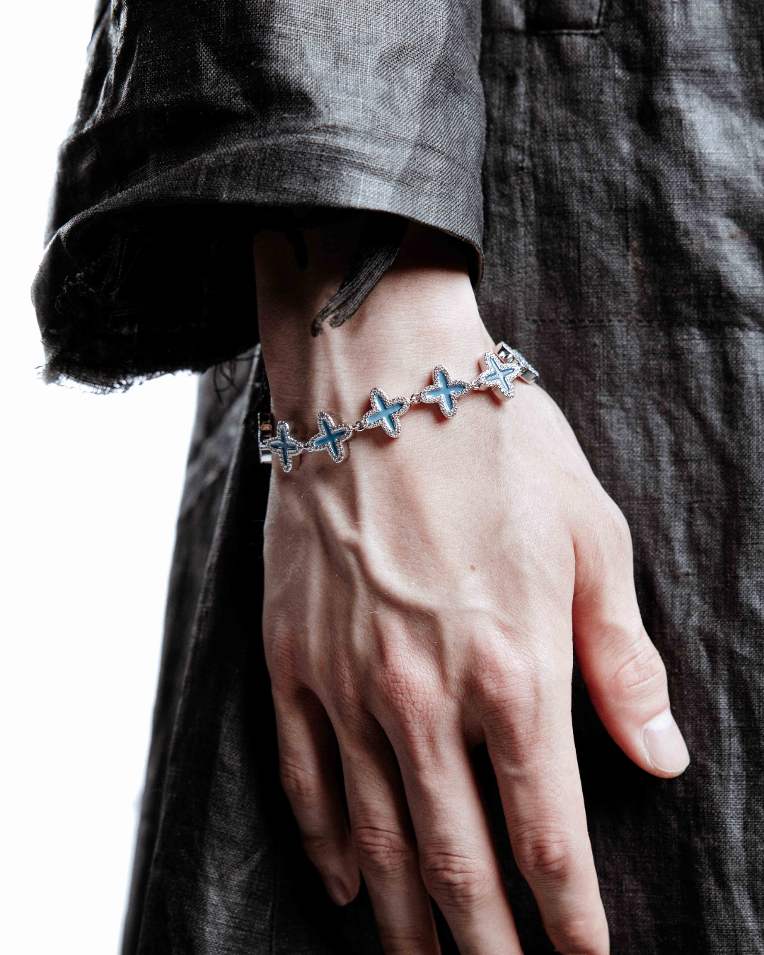 DARKAI Clover Petroleum Bracelet Main Picture