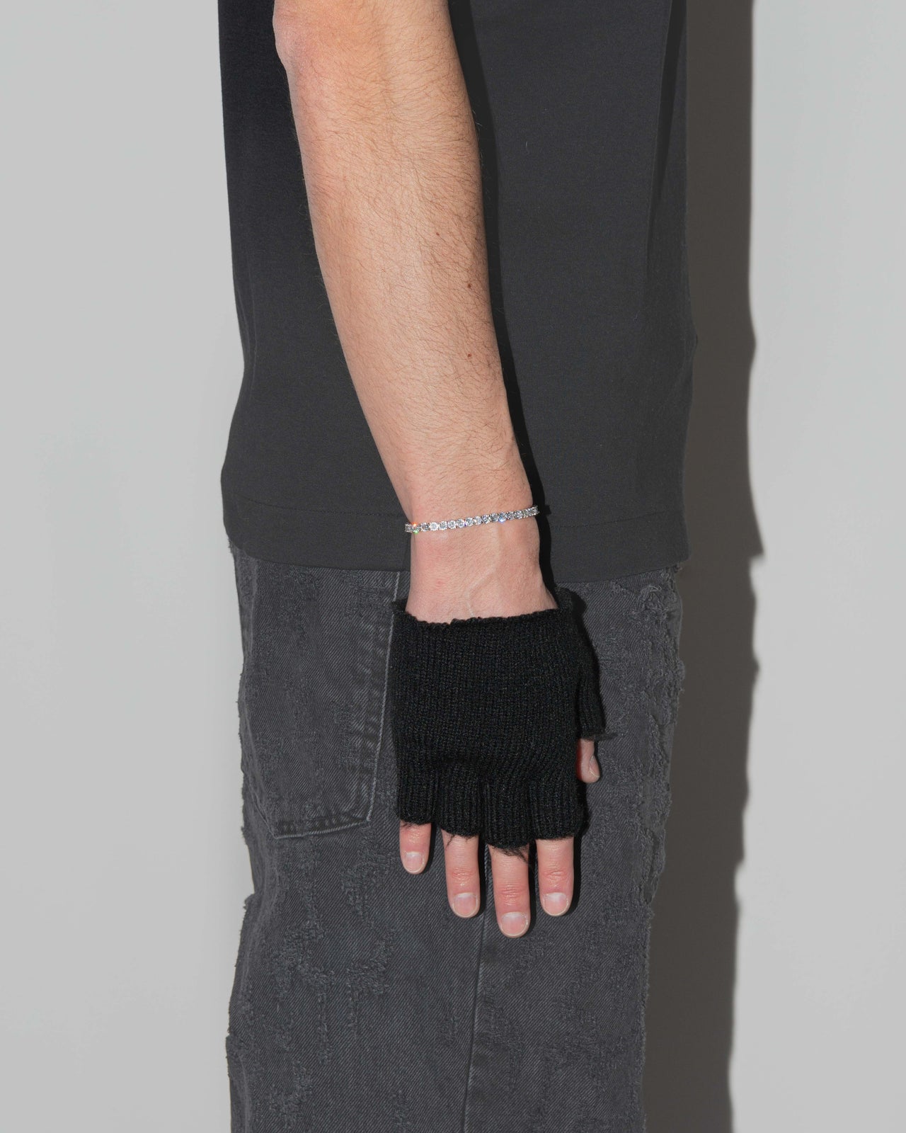 tennis bracelet with 18kt white gold coating and hand-set round brilliant-cut stones in diamond white