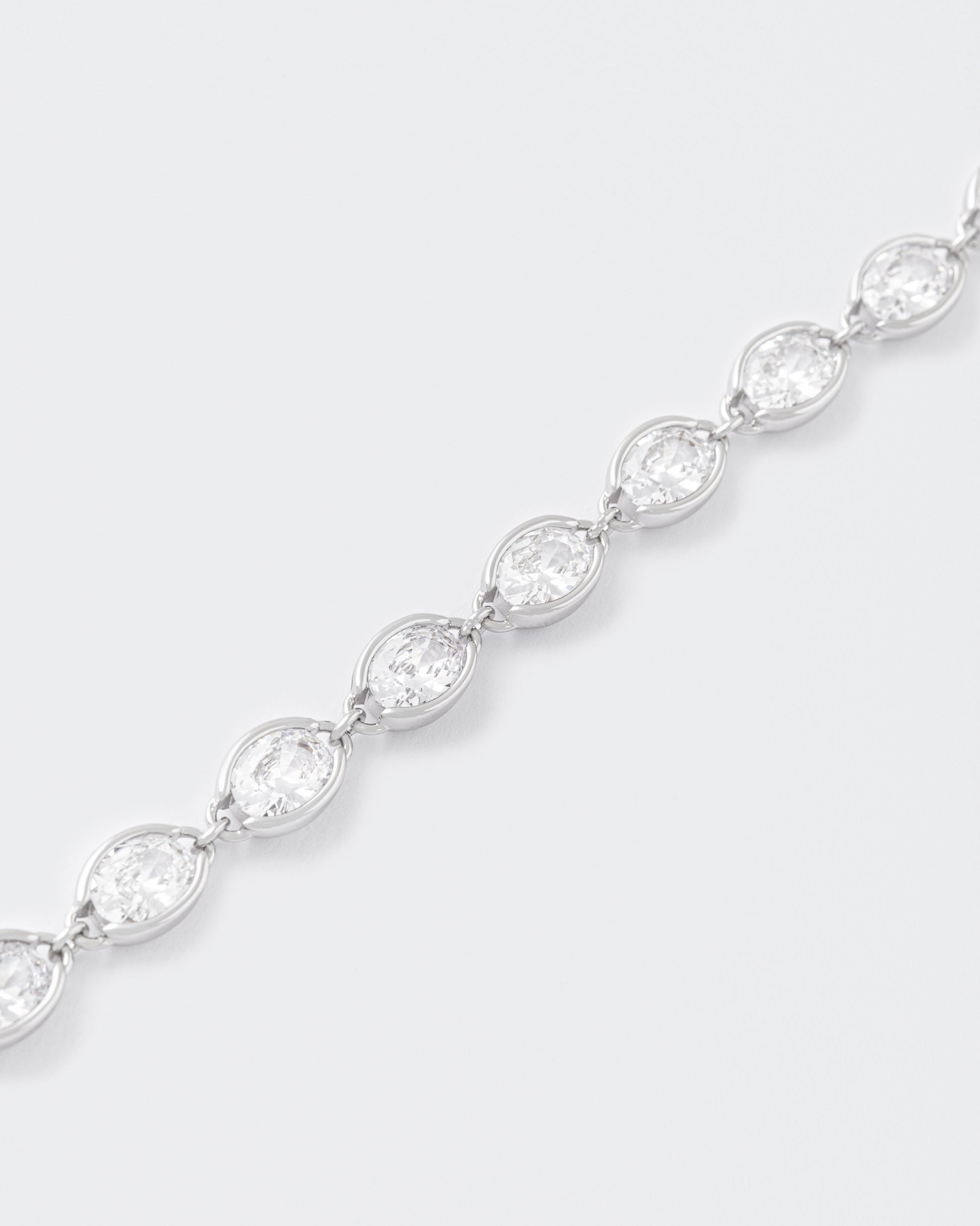 DARKAI Anchor White Necklace Detail Picture