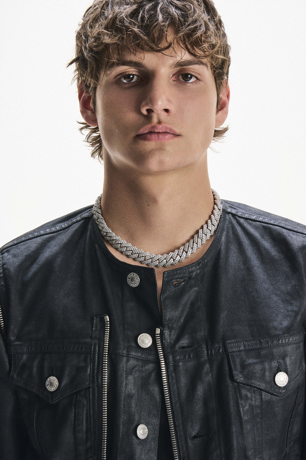 18k white gold coated prong chain necklace with hand-set micropavé stones in white