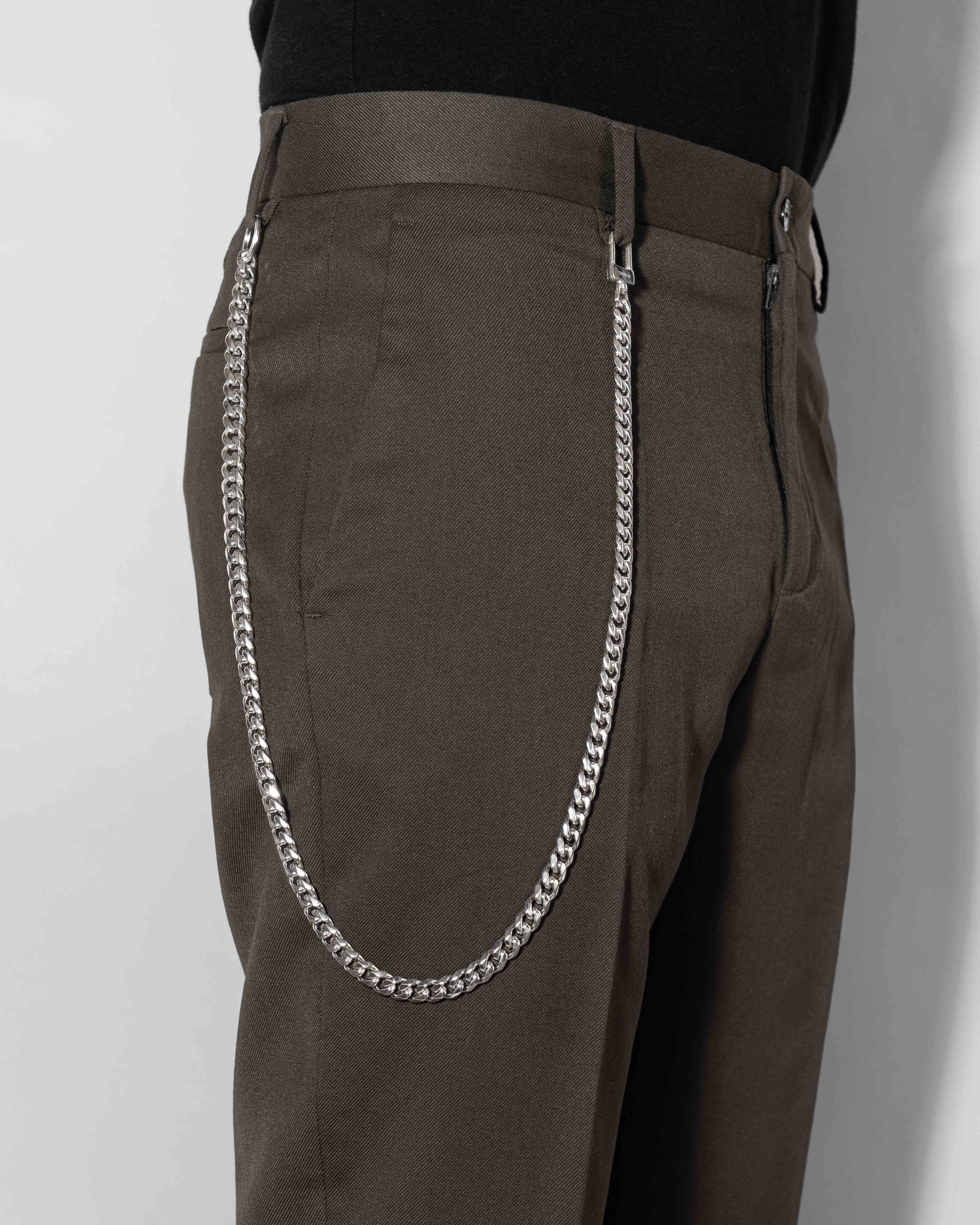 DARKAI Cuban Cutting Edge Wallet Chain on Model detail