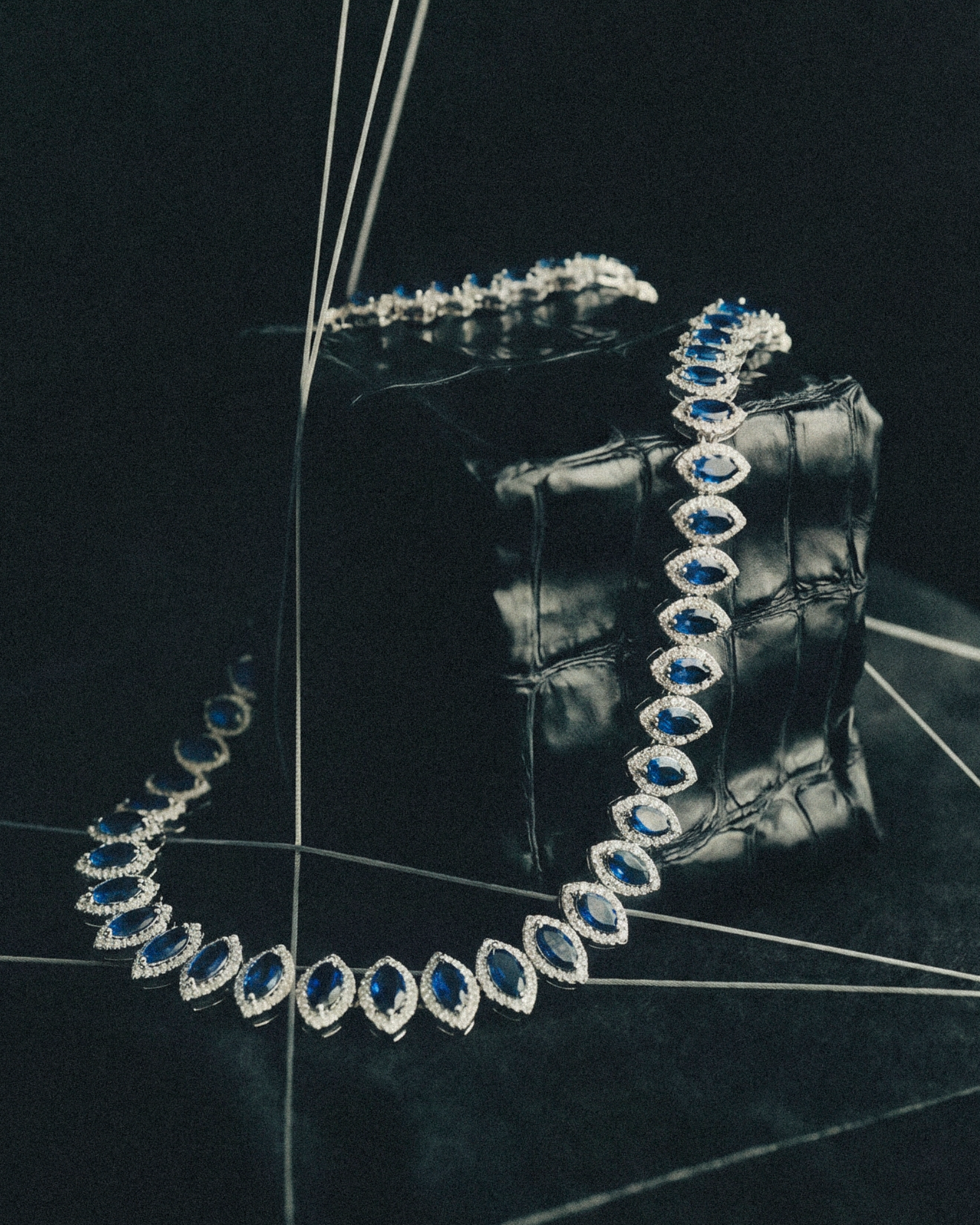 DARKAI Tennis Marquise Burma Blue Necklace Ambient Picture 2