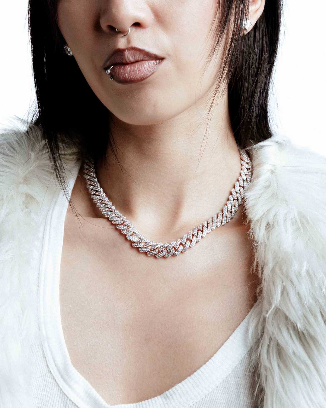 DARKAI Two Tone Mini Prong Pave Necklace Female Model Picture