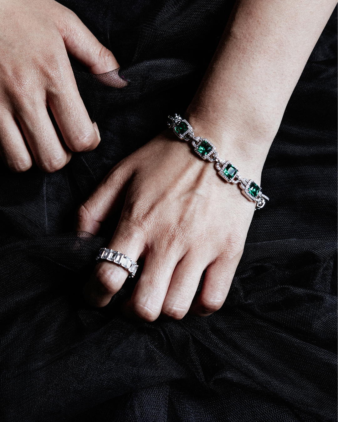 DARKAI Emerald Tennis Ring Main Picture