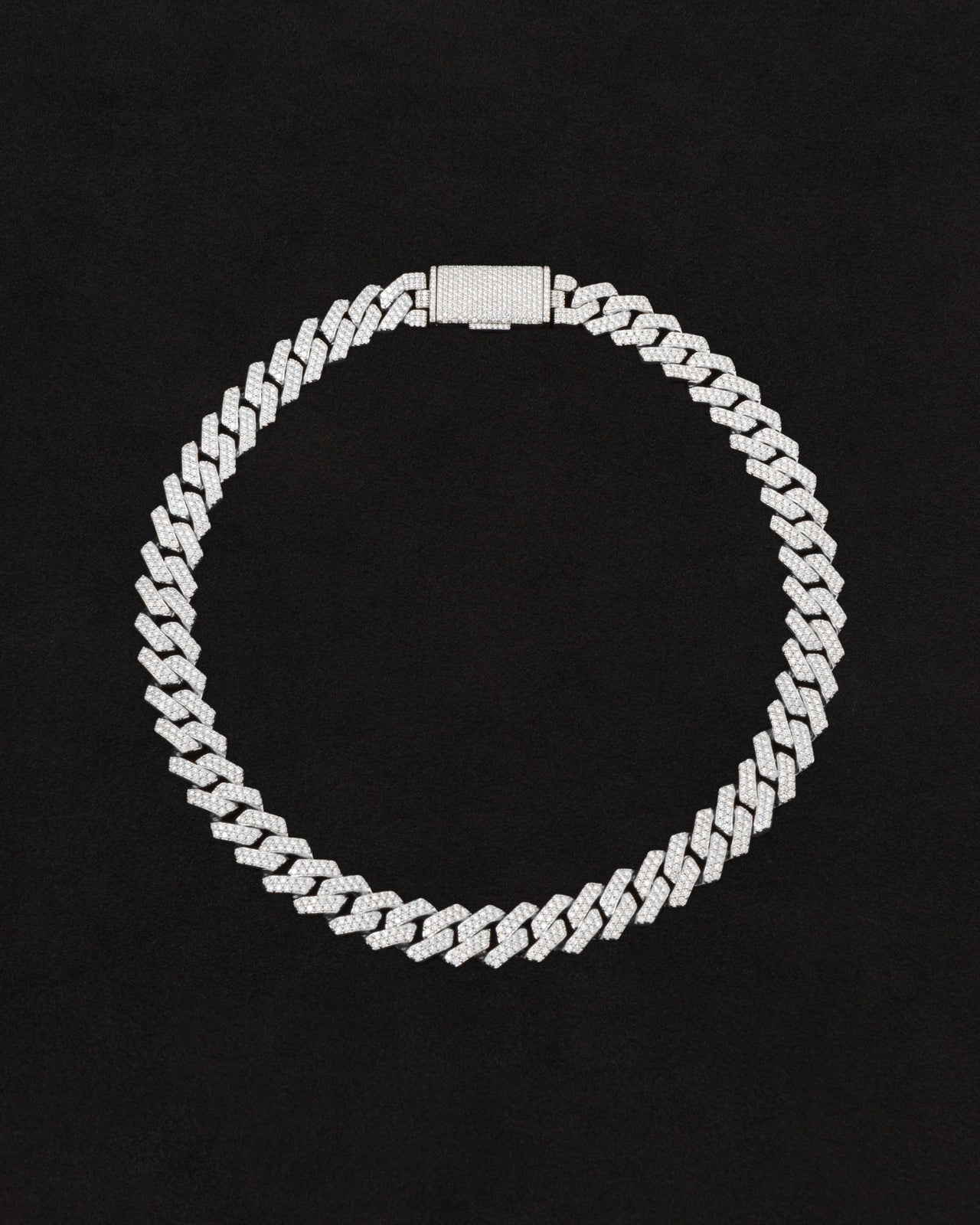 18 carats white solid gold and silver necklace with natural diamonds and moissanite diamonds