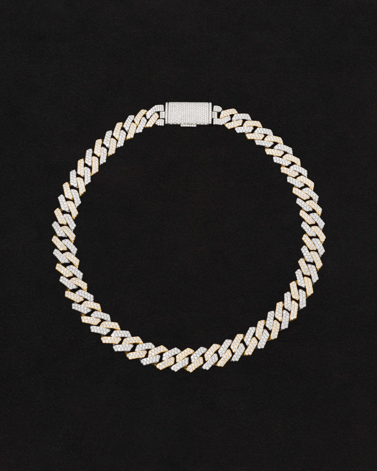 18 carats white and yellow solid gold and silver necklace with natural diamonds and moissanite diamonds