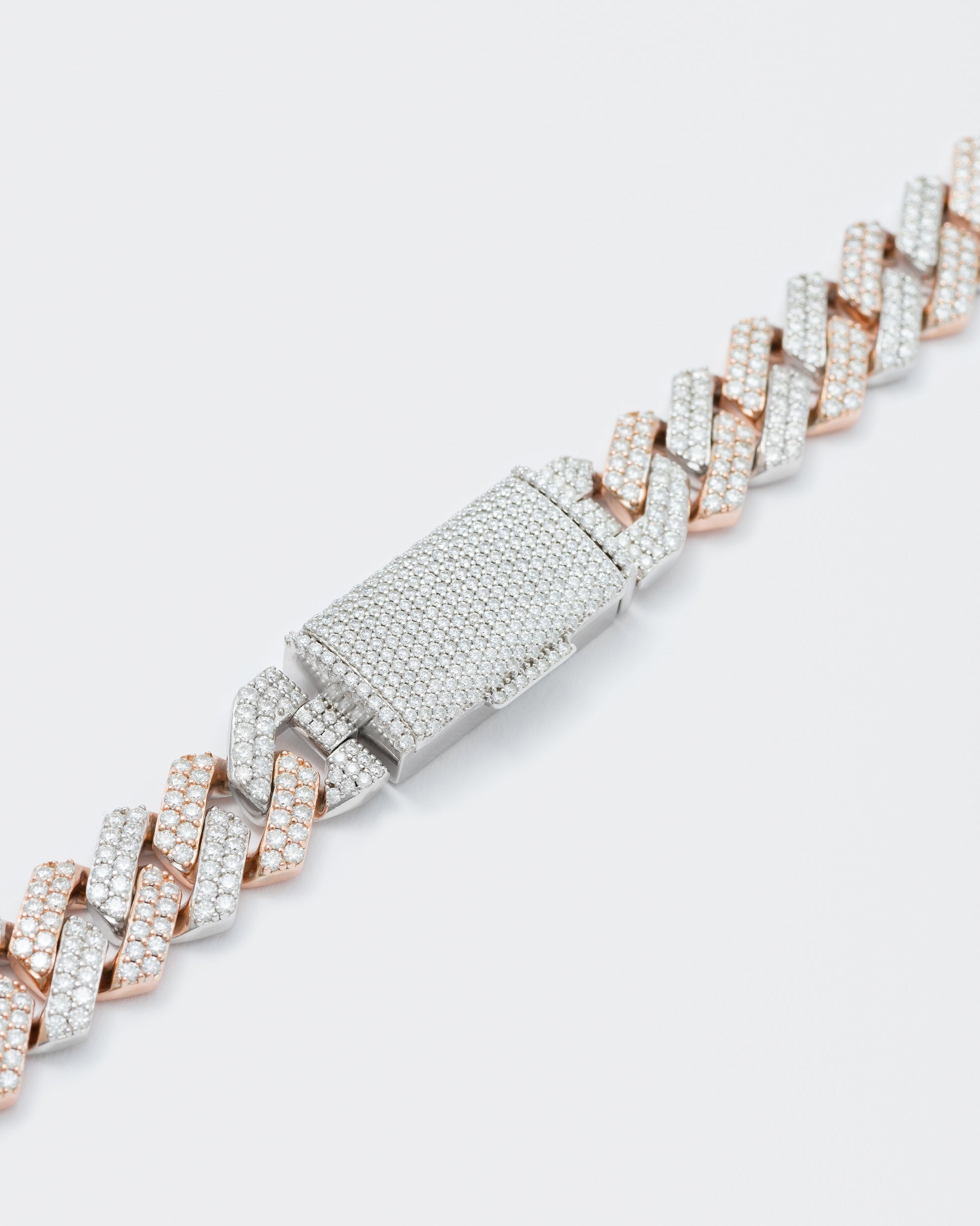 DARKAI Fine Jewelry Rose White Prong Pavé Necklace Detail Picture