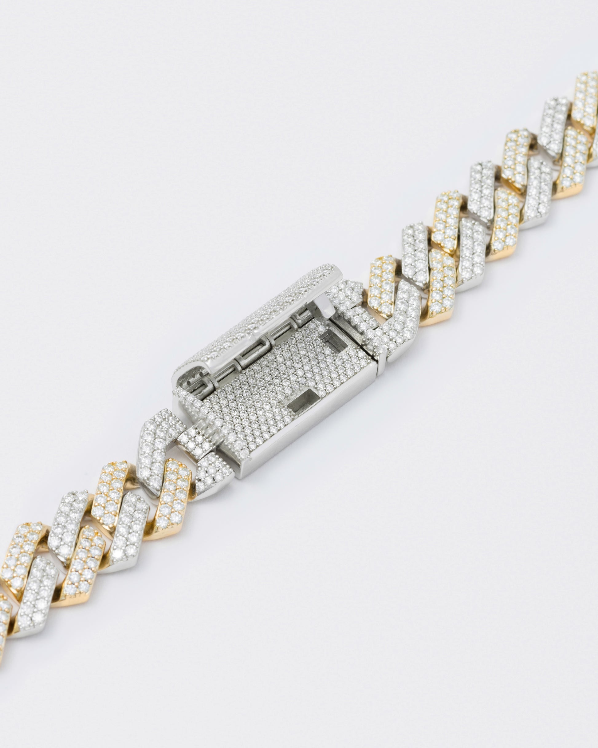 DARKAI Fine Jewelry White and Yellow Prong Pavé Necklace Detail Picture 2