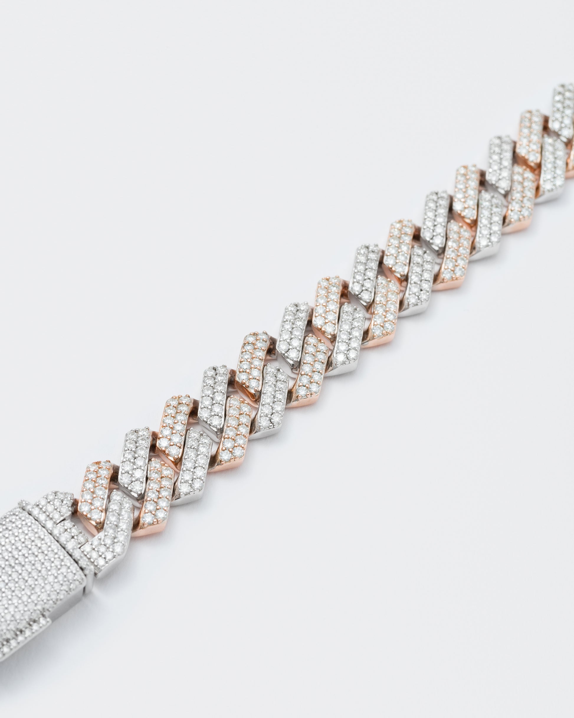 DARKAI Fine Jewelry Rose White Prong Pavé Necklace Detail Picture 2