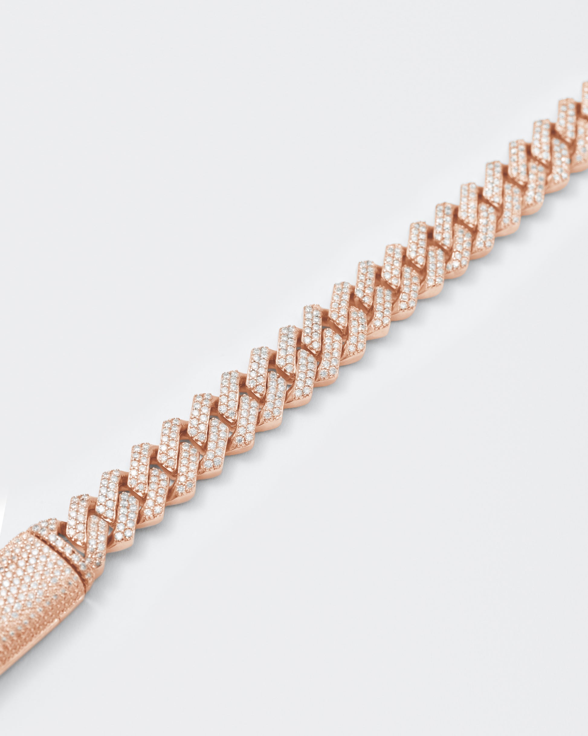 DARKAI Fine Jewelry Rose Mini Prong Pavé Necklace Detail Picture 2