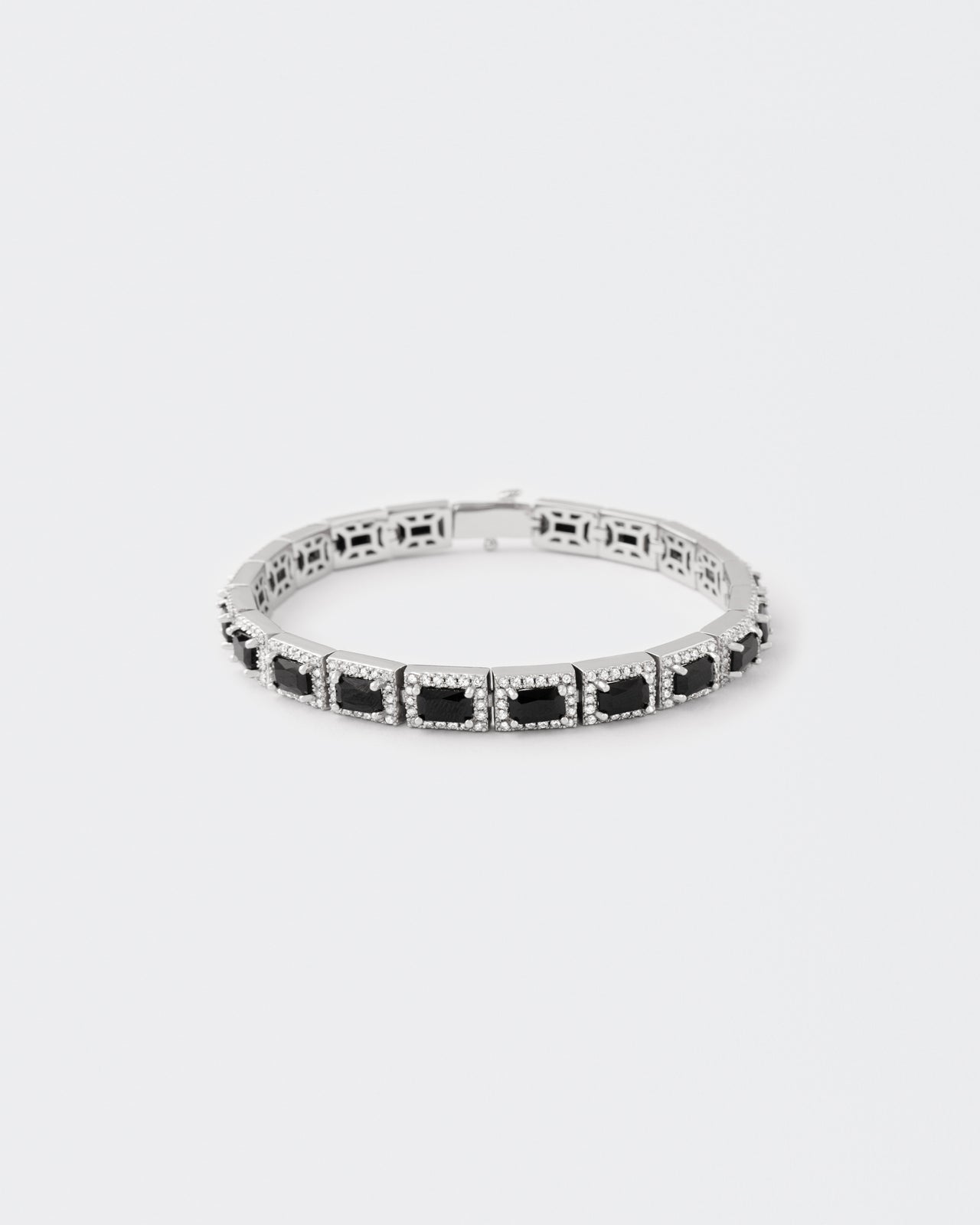 DARKAI Tennis Emerald Bracelet Main Picture