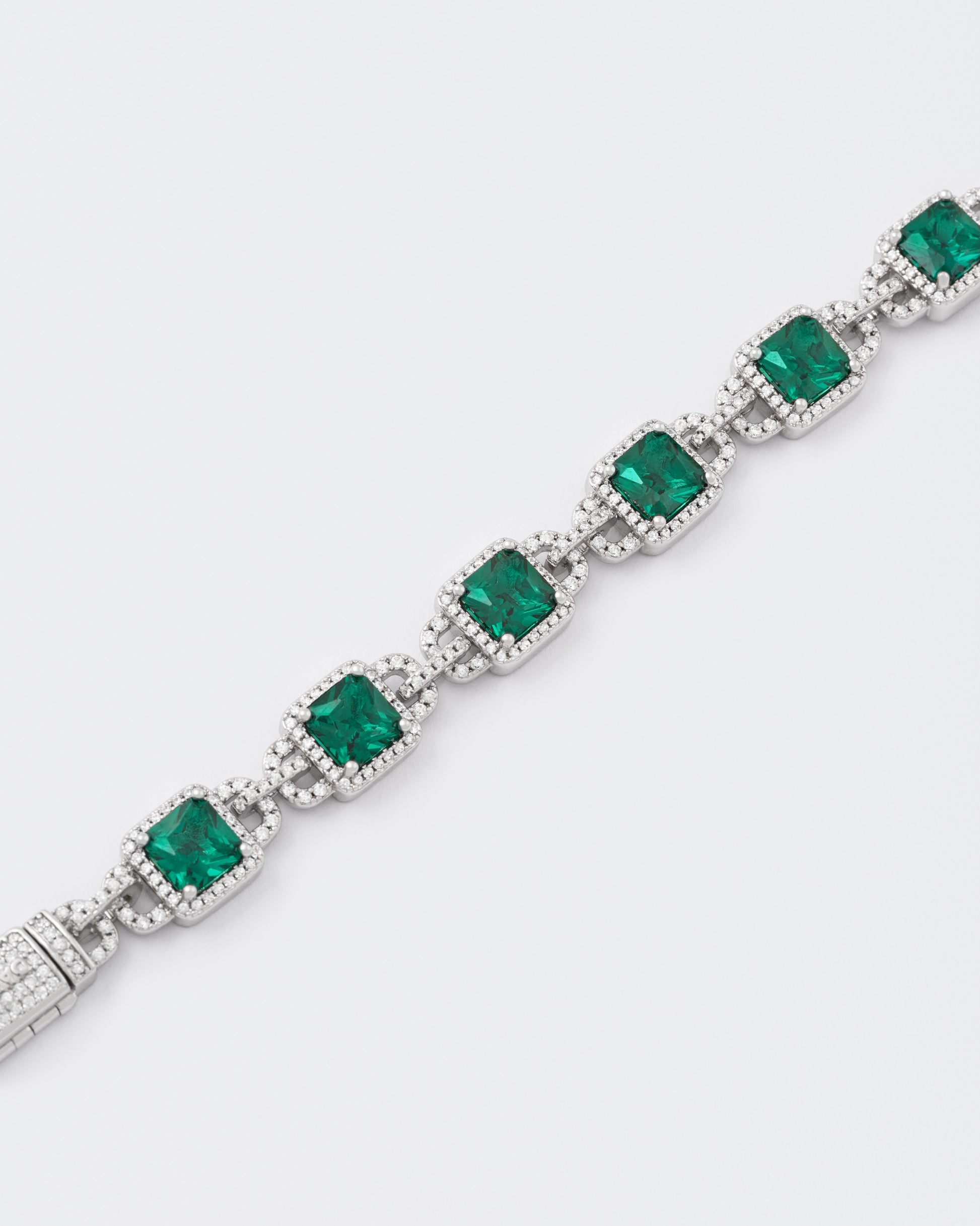 DARKAI Mariner Emerald Bracelet Detail Picture