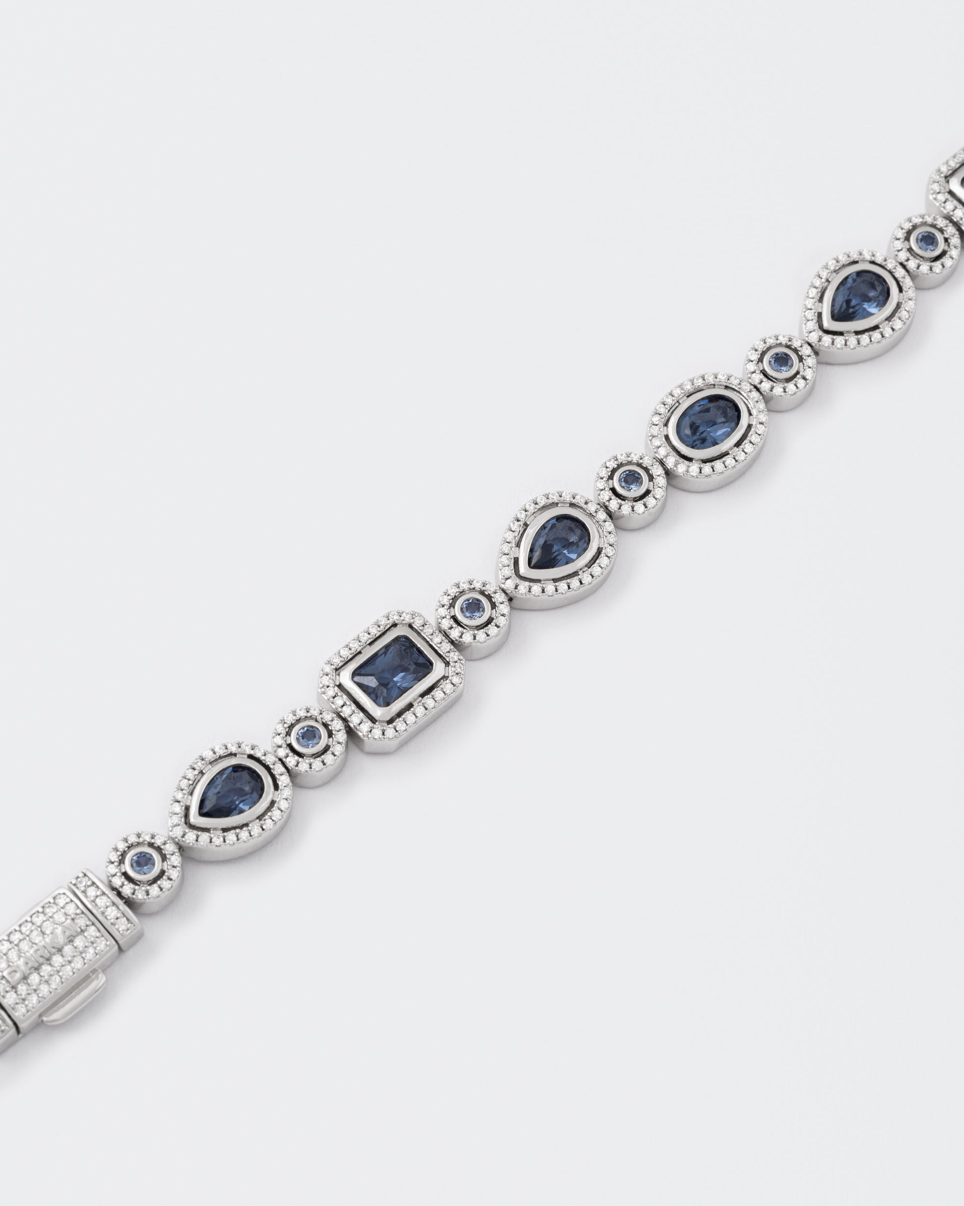 DARKAI Mixed Bezels Pavé Bracelet Detail Picture