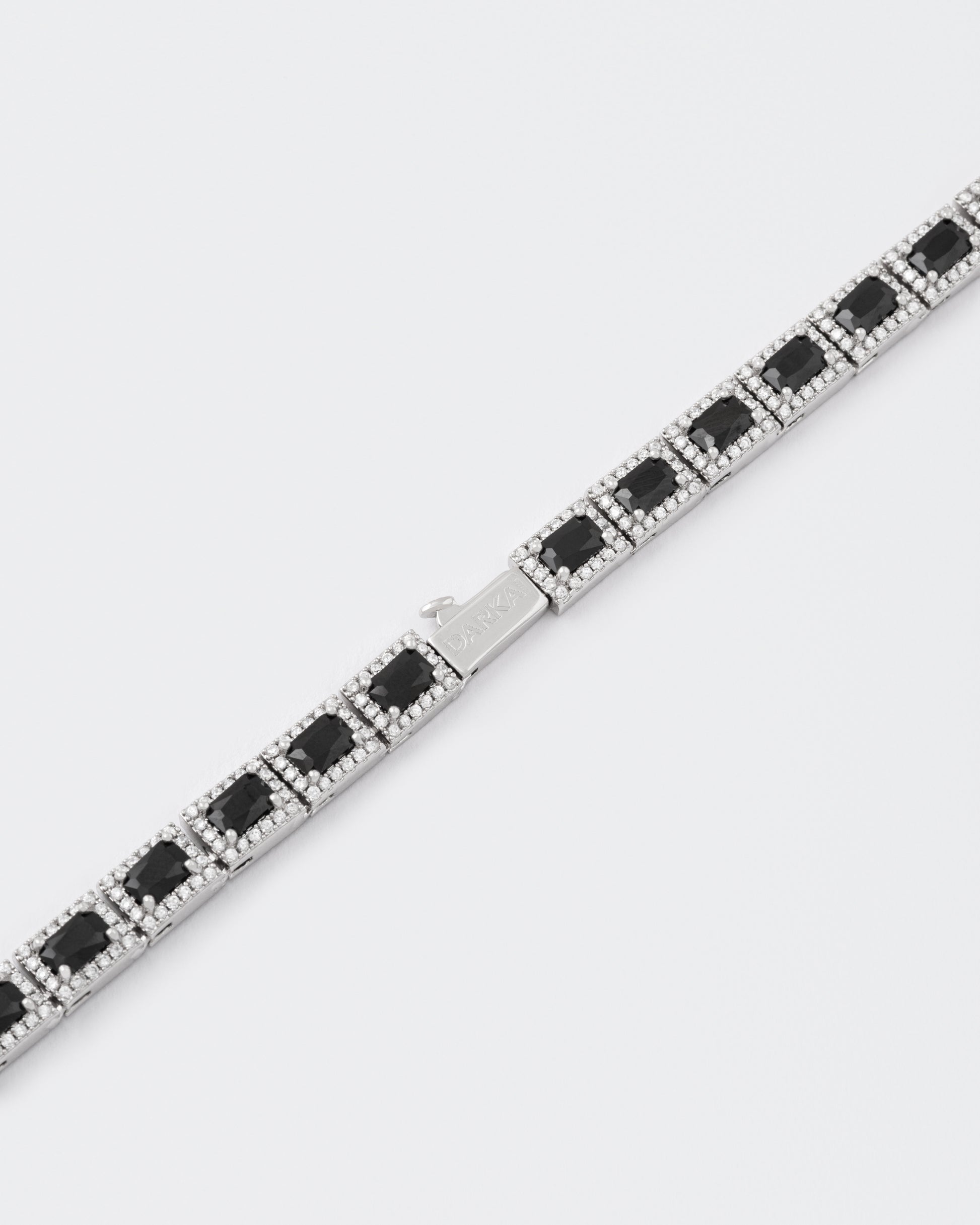 DARKAI Tennis Emerald Bracelet Detail Picture