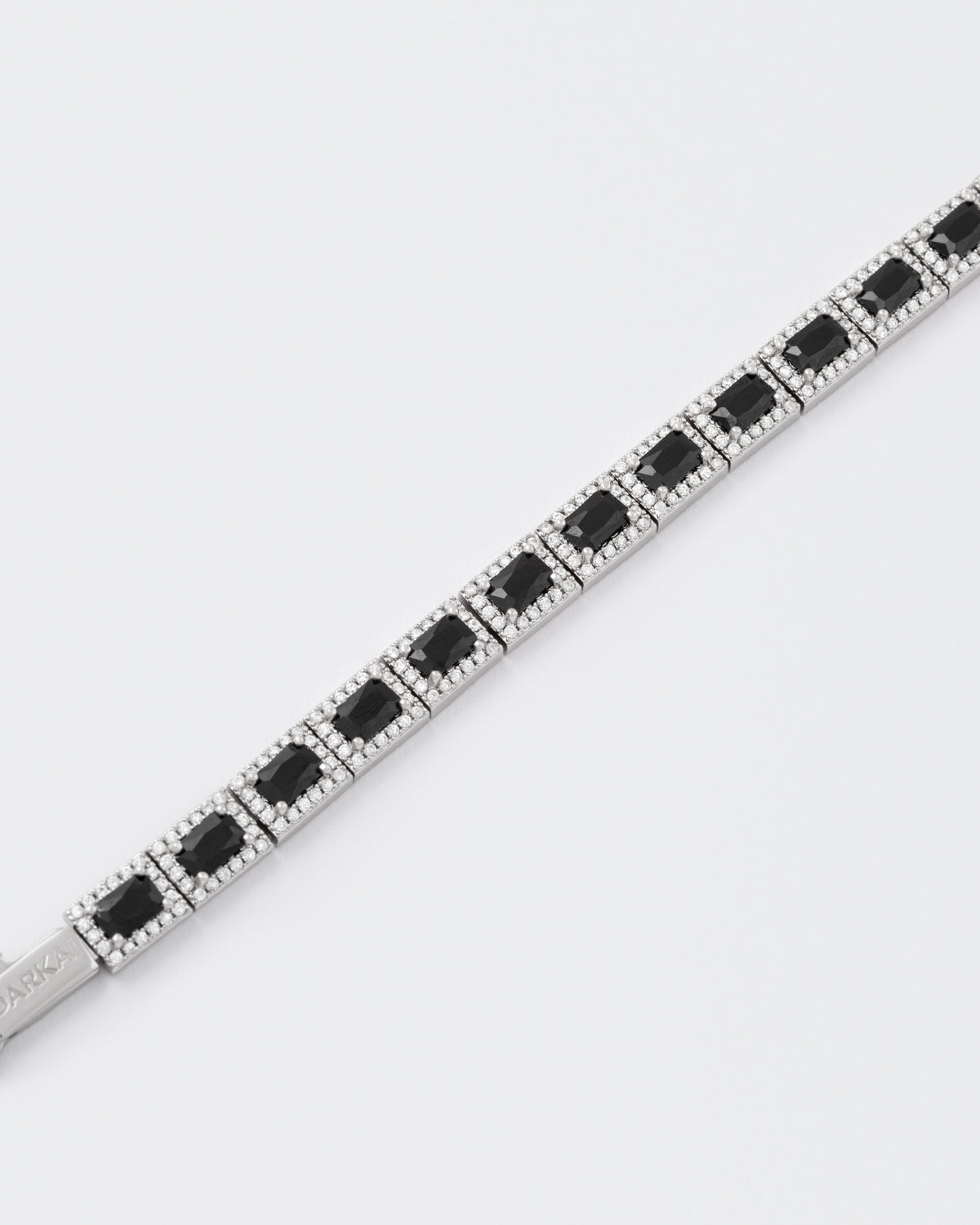 DARKAI Tennis Emerald Bracelet Main Picture