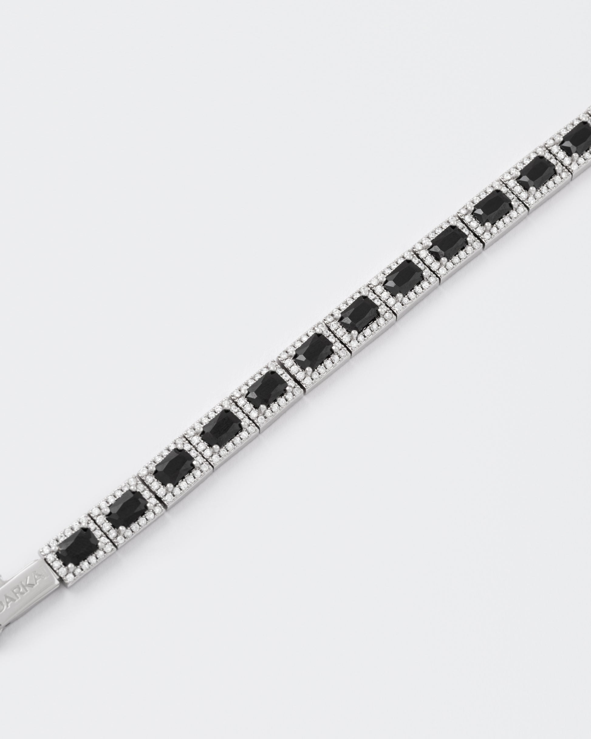 DARKAI Tennis Emerald Bracelet Detail Picture
