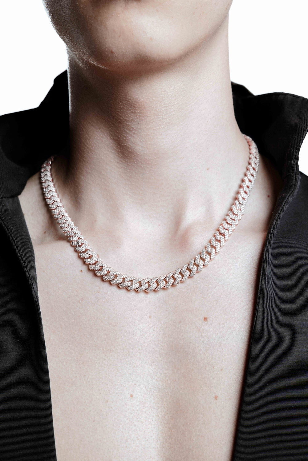 DARKAI Fine Jewelry Rose Mini Prong Pavé Necklace Picture