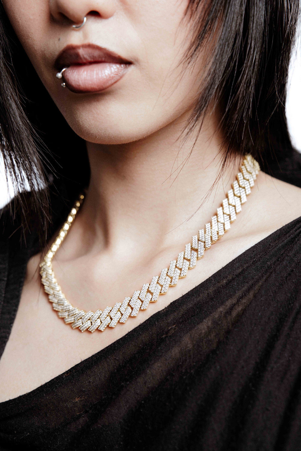 DARKAI Fine Jewelry White Yellow Prong Pavé Necklace on Female Model
