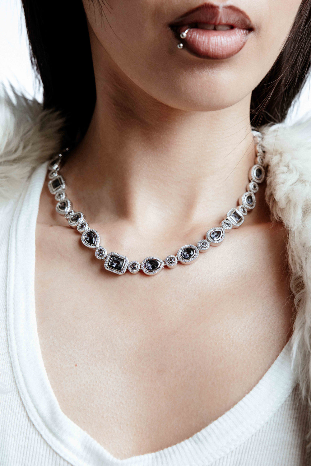 DARKAI Mixed Bezels Pavé Necklace on Female Model