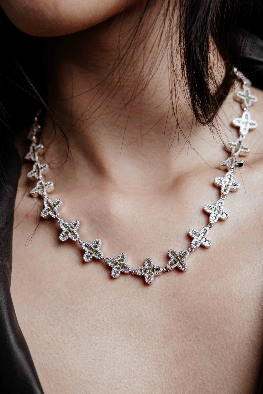 DARKAI Clover Baguette Peridot Necklace on Female Model