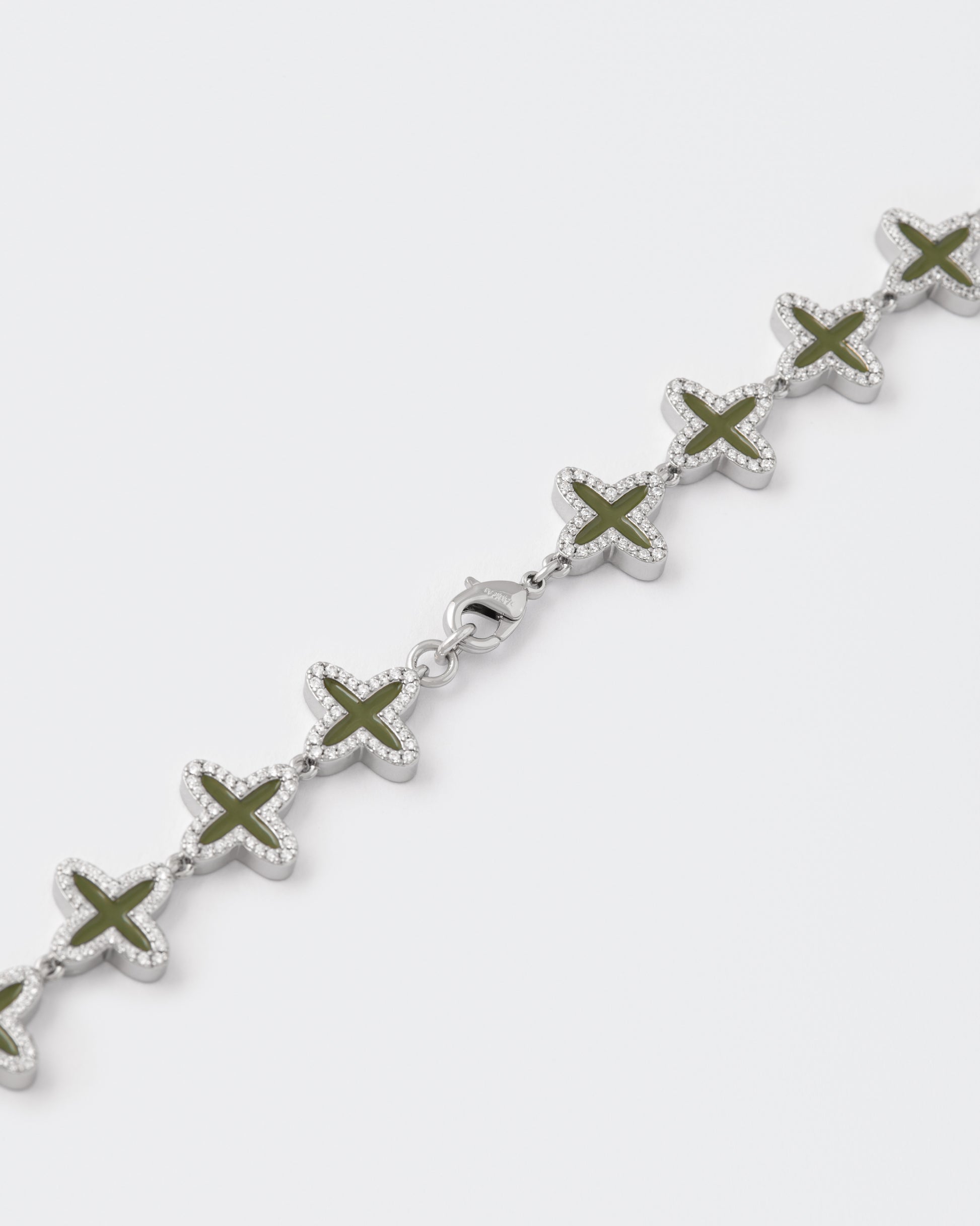 DARKAI Clover Olive Necklace Closure Picture