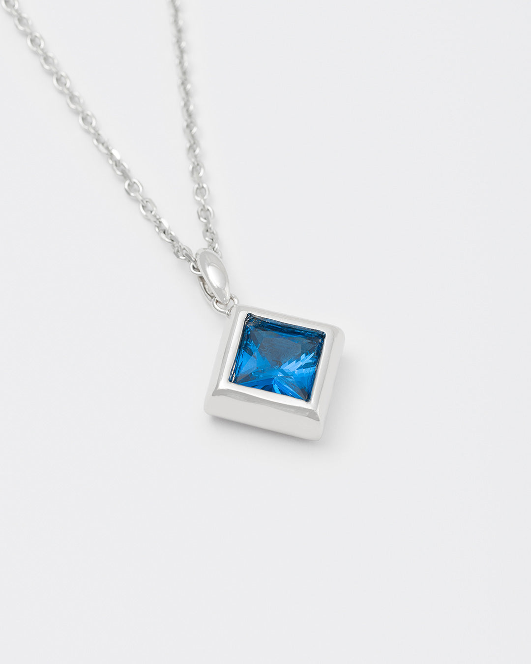 DARKAI Via Savona Blue Pendant Detail